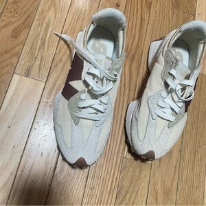 USED NEW BALANCE SNEAKERS women size 8